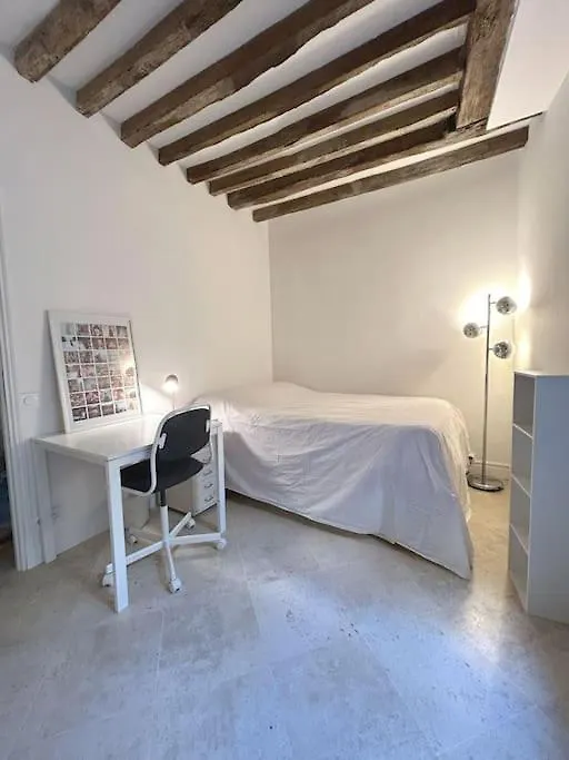 Duplex Sur 2 Etages - Le Marais - Paris Centre Apartamento