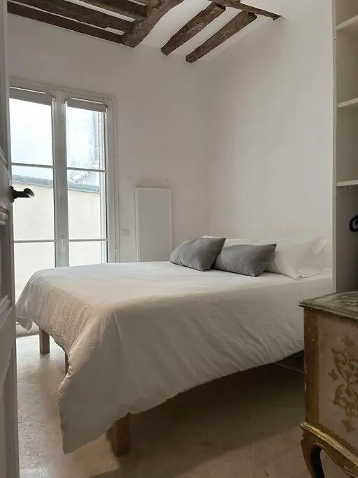 Duplex Sur 2 Etages - Le Marais - Paris Centre Apartamento França