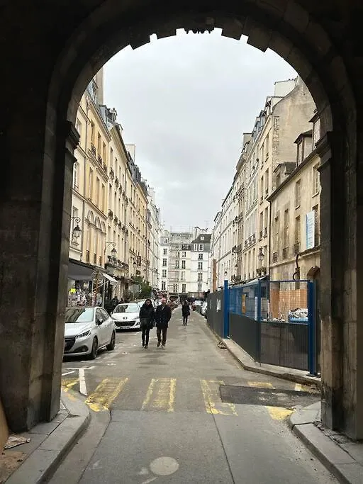 Duplex Sur 2 Etages - Le Marais - Paris Centre Apartamento