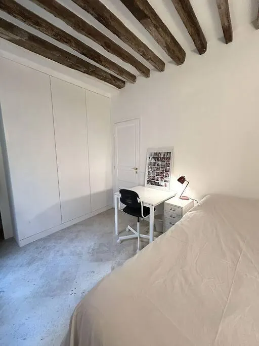 Duplex Sur 2 Etages - Le Marais - Paris Centre Apartamento